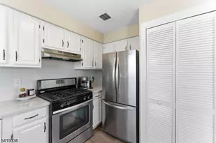 779 Riverside Ave, Lyndhurst Township, NJ 07071 - Photo 20