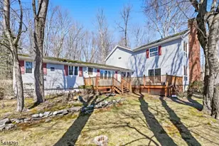 27 Plaza Dr, Hampton Township, NJ 07860 - Photo 4