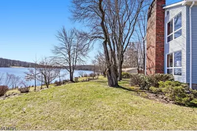 27 Plaza Dr, Hampton Township, NJ 07860 - Photo 14