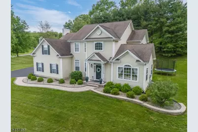 6 Columbine Ct, Raritan Township, NJ 08822 - Photo 1