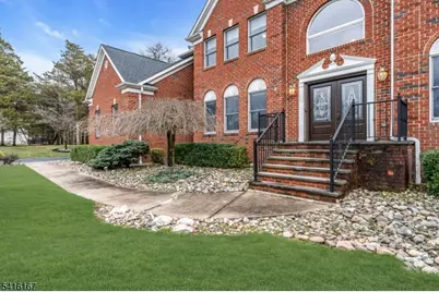 4 Dumont Ct, Bridgewater Twp., NJ 08807 - Photo 2