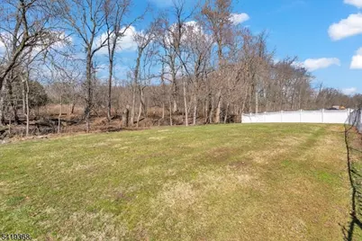 49 Laguna Dr, Wayne, NJ 07470 - Photo 36