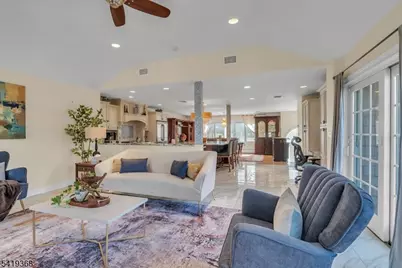 49 Laguna Dr, Wayne, NJ 07470 - Photo 10