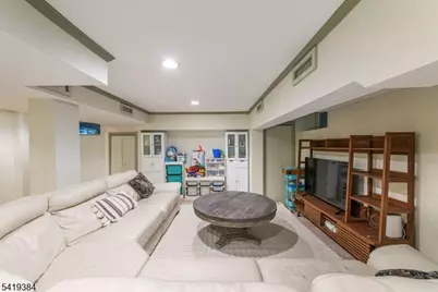 530 Up Mountain Avenue, Montclair, NJ 07043 - Photo 28