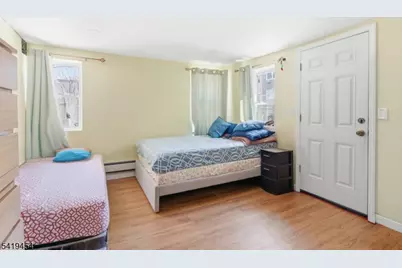 61 Cutler St, Newark, NJ 07104 - Photo 6