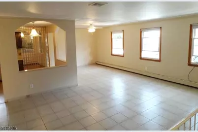 400 Myrtle Ave #2, Garwood, NJ 07027 - Photo 2