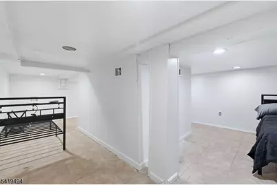 64 Willoughby St, Newark, NJ 07112 - Photo 22