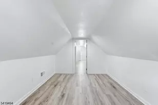 64 Willoughby St, Newark, NJ 07112 - Photo 18