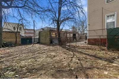 64 Willoughby St, Newark, NJ 07112 - Photo 28
