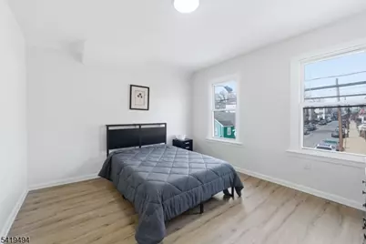 64 Willoughby St, Newark, NJ 07112 - Photo 14