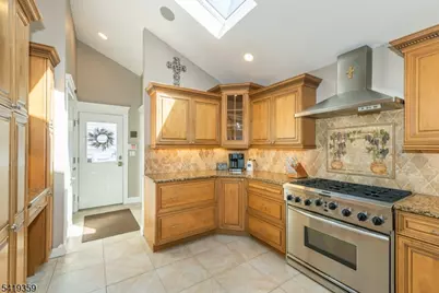 19 Caryn Place, Fairfield, NJ 07004 - Photo 14