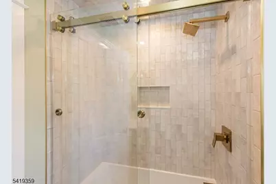 19 Caryn Place, Fairfield, NJ 07004 - Photo 26