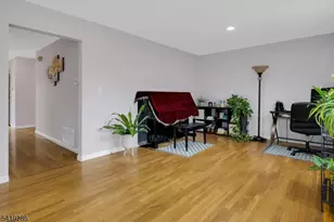 3 Page Pl, Livingston, NJ 07039 - Photo 10