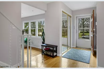 3 Page Pl, Livingston, NJ 07039 - Photo 4