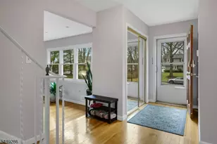 3 Page Pl, Livingston, NJ 07039 - Photo 4