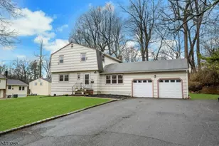 3 Page Pl, Livingston, NJ 07039 - Photo 2