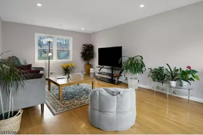 3 Page Pl, Livingston, NJ 07039 - Photo 6