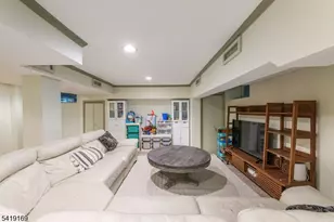 530 Up Mountain Ave, Montclair, NJ 07043 - Photo 28