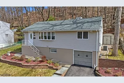 116 Rafkind Rd, Bloomingdale, NJ 07403 - Photo 4