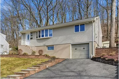 116 Rafkind Rd, Bloomingdale, NJ 07403 - Photo 2