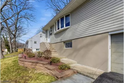 116 Rafkind Rd, Bloomingdale, NJ 07403 - Photo 8