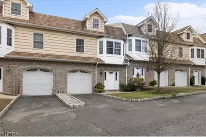 35 Bellows Ln, Montville Township, NJ 07082 - Photo 2