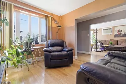 272 Oswald Pl, Union Township, NJ 07088 - Photo 10