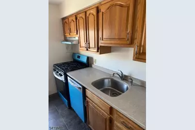 1624 Valley St, Fort Lee, NJ 07024 - Photo 2