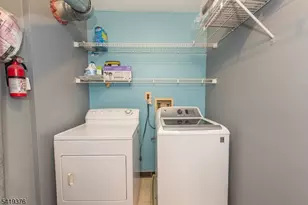 289 English Pl, Bernards Township, NJ 07920 - Photo 10