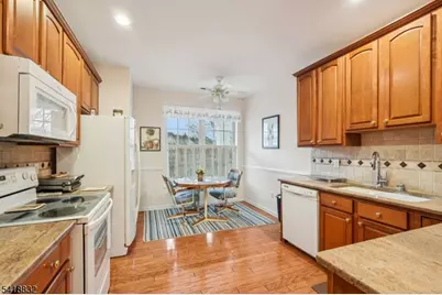 1209 Holly Ln #1209, Cedar Grove Twp., NJ 07009 - Photo 4