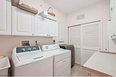 1209 Holly Ln #1209, Cedar Grove Twp., NJ 07009 - Photo 6