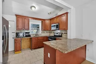 136 Smith St, Elizabeth, NJ 07201 - Photo 10