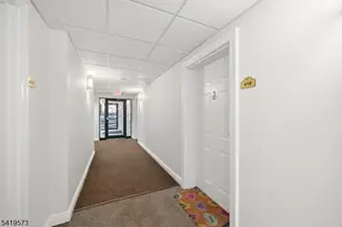 7 Prospect St, Morristown, NJ 07960 - Photo 4