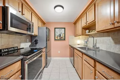 7 Prospect St #410, Morristown, NJ 07960 - Photo 14