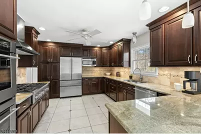 42 Arden Ct, Berkeley Heights Township, NJ 07922 - Photo 10