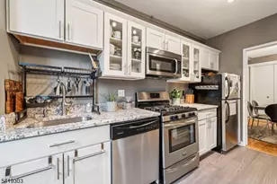 5 Roosevelt Pl, Montclair, NJ 07042 - Photo 6