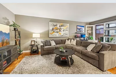 5 Roosevelt Pl #1E, Montclair, NJ 07042 - Photo 8