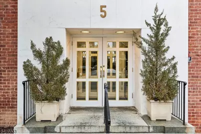 5 Roosevelt Pl #1E, Montclair, NJ 07042 - Photo 2