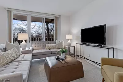 530 Valley Rd - #3L, Montclair, NJ 07043 - Photo 4