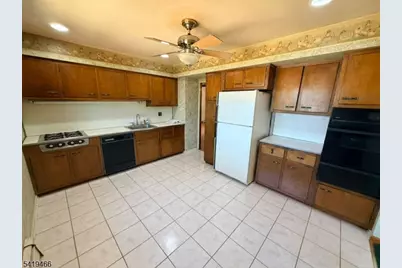 32 Lake Dr, Parsippany, NJ 07005 - Photo 6