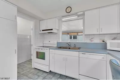 26 Dogwood Rd, West Orange Township, NJ 07052 - Photo 10