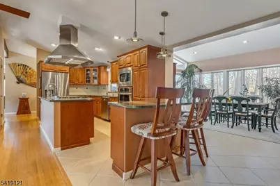 1044 Summit Ln, Mountainside, NJ 07092 - Photo 6