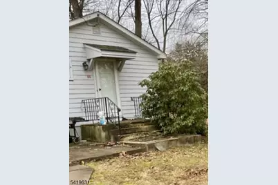 77 Wardle Ave, Berkeley Heights Township, NJ 07922 - Photo 2