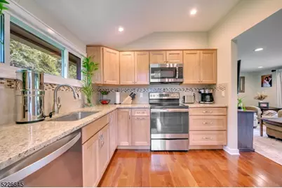 9 S Orchard Ter, Sparta Township, NJ 07871 - Photo 10