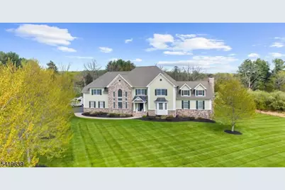 4 Steinbeck Ct, Alexandria Township, NJ 08848 - Photo 2