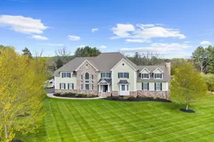 4 Steinbeck Ct, Alexandria Township, NJ 08848 - Photo 2