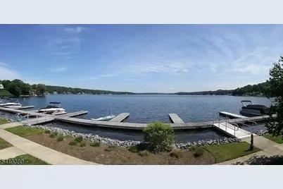 39 Lakeshore Dr, Mount Arlington, NJ 07856 - Photo 1