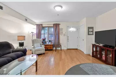 5 Maple Ave #102, Union Township, NJ 07088 - Photo 4