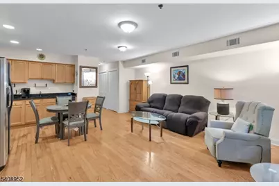 5 Maple Ave #102, Union Township, NJ 07088 - Photo 2