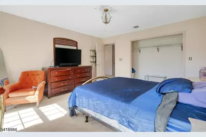 5 Noble Ct, Washington Township, NJ 07853 - Photo 32